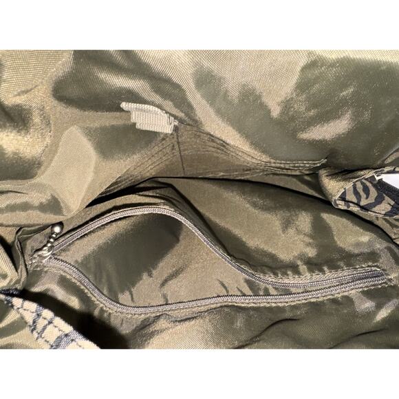 Baggallini Olive Green Animal Print Uptown Bag Crossbody Sling Messenger Bag - Picture 12 of 12